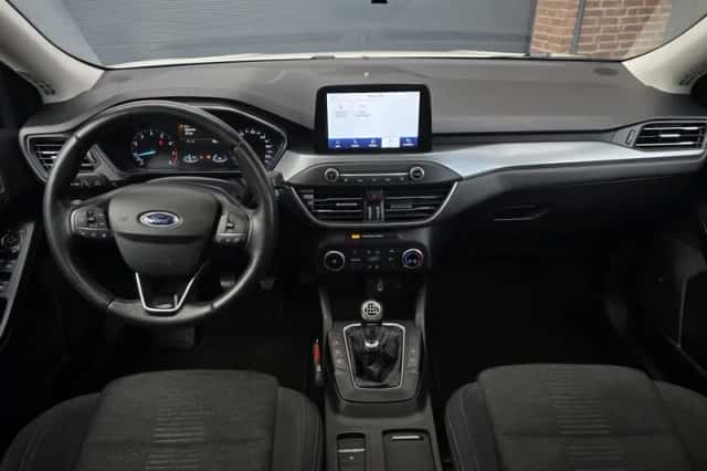 Ford Focus (2020) thumbnail 2