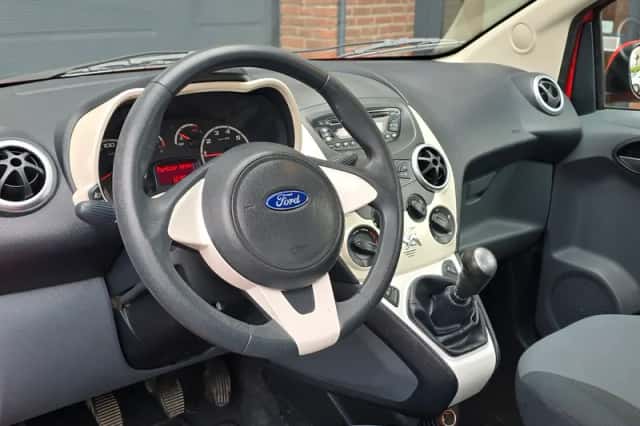 Ford Ka (2010) thumbnail 2