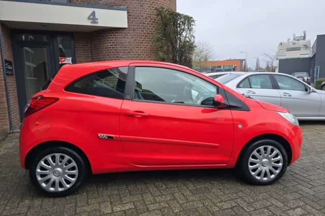 Ford Ka (2010) thumbnail 3