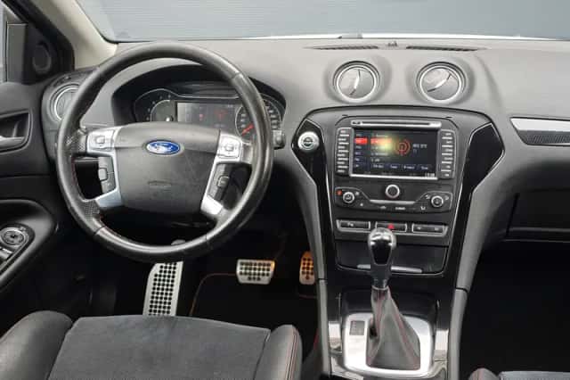 Ford Mondeo (2010) thumbnail 2