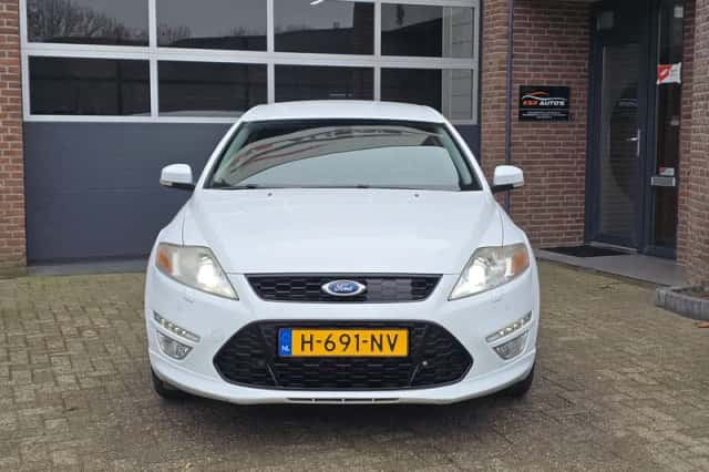 Ford Mondeo (2010) thumbnail 4