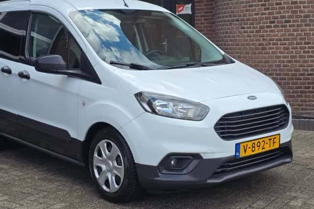 Ford Transit Courier (2018) thumbnail 4