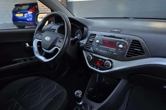 Kia Picanto (2011) thumbnail 2