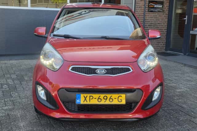 Kia Picanto (2011) thumbnail 5