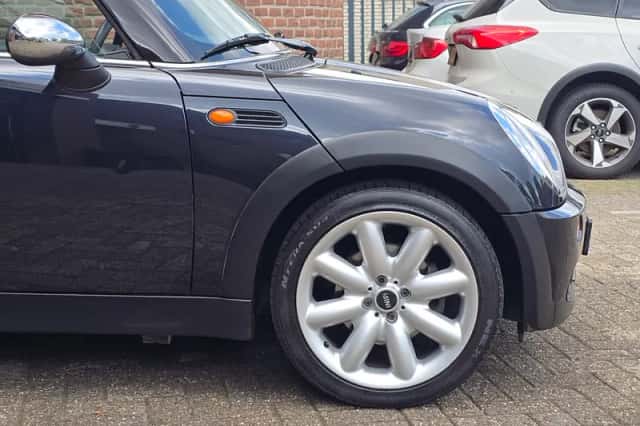 MINI Cabrio (2006) thumbnail 6