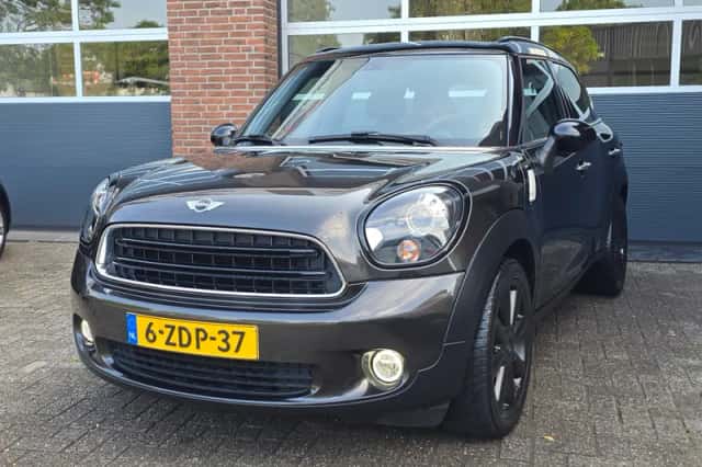 MINI Countryman (2015) thumbnail 6