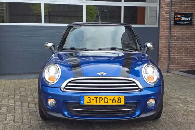 MINI Cabrio (2012) thumbnail 5