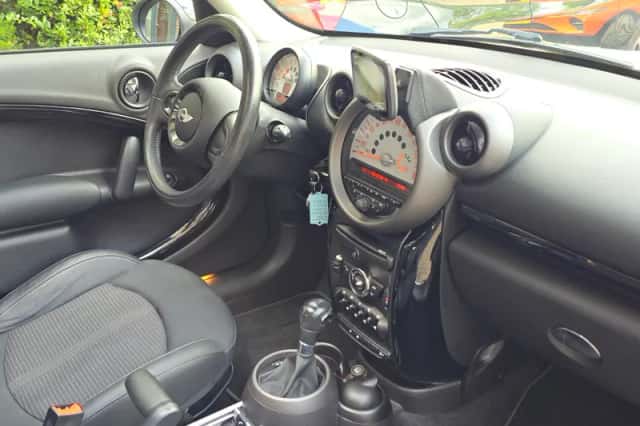 MINI Countryman (2012) thumbnail 2