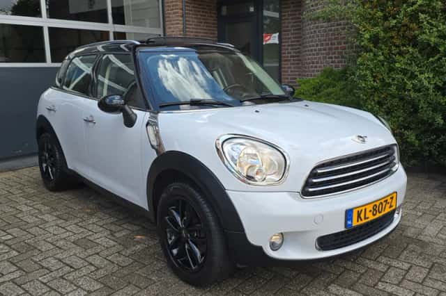 MINI Countryman (2012) thumbnail 4