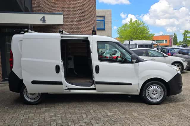 Opel Combo (2015) thumbnail 6
