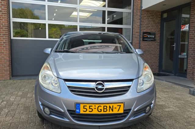 Opel Corsa (2008) thumbnail 4