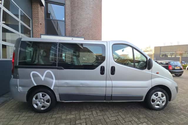 Opel Vivaro (2008) thumbnail 3