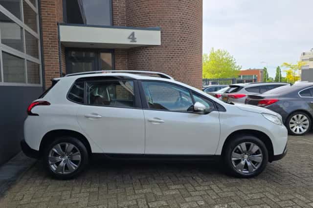 Peugeot 2008 (2016) thumbnail 3