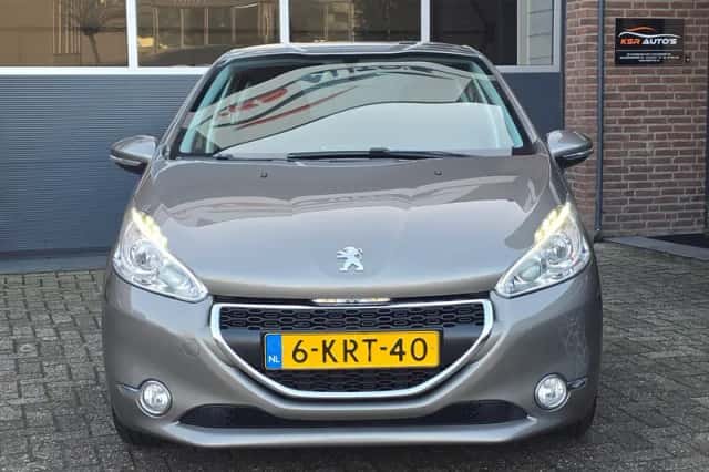 Peugeot 208 (2012) thumbnail 5