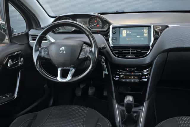 Peugeot 208 (2016) thumbnail 2