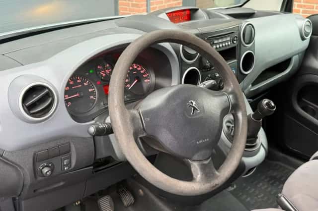 Peugeot Partner (2014) thumbnail 2