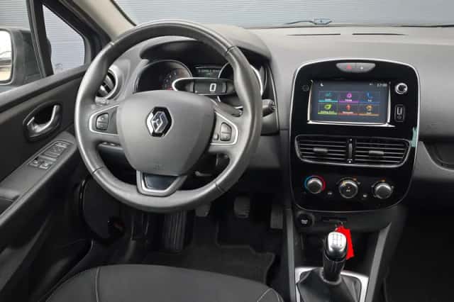 Renault Clio (2016) thumbnail 2
