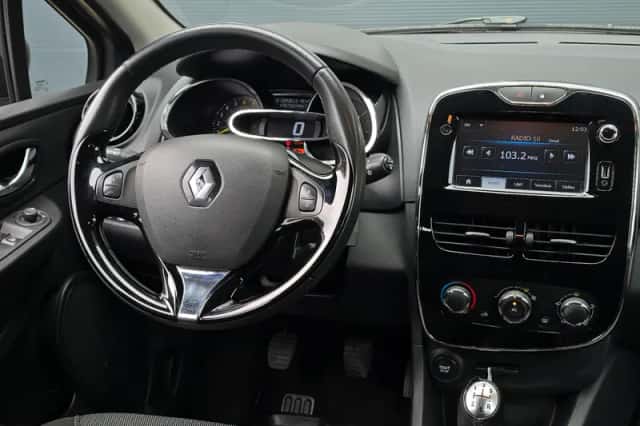 Renault Clio (2013) thumbnail 2