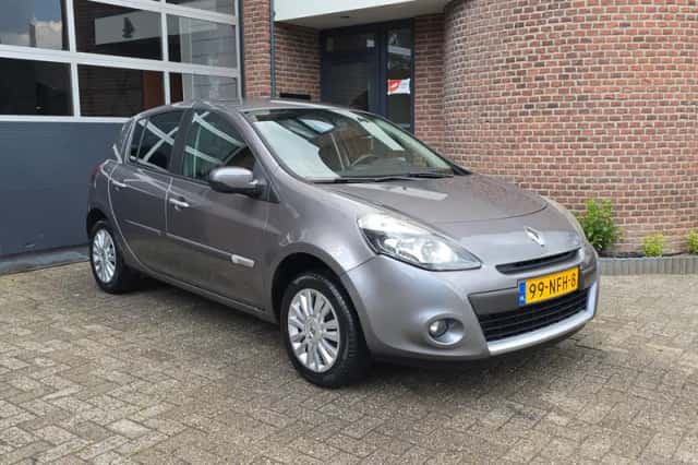 Renault Clio (2010) thumbnail 1