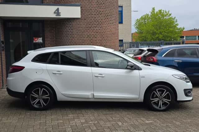 Renault Mégane (2014) thumbnail 3