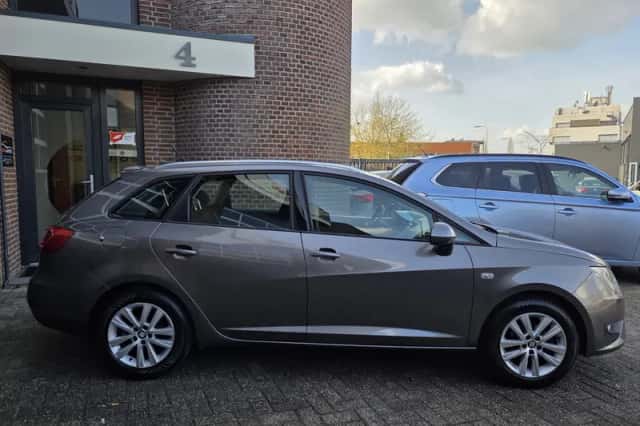 SEAT Ibiza (2015) thumbnail 6