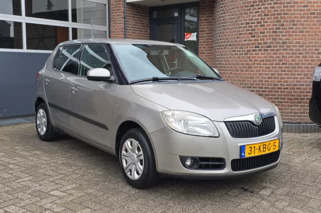 Škoda Fabia (2009) thumbnail 1