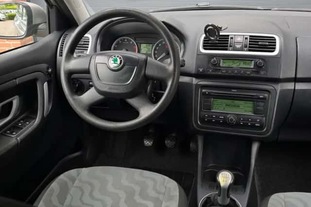 Škoda Fabia (2009) thumbnail 2