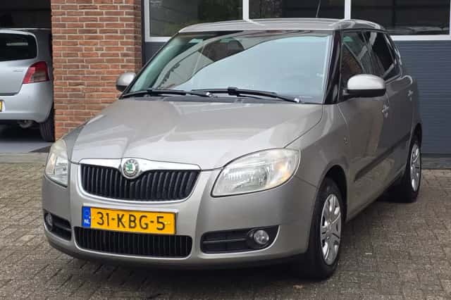 Škoda Fabia (2009) thumbnail 6