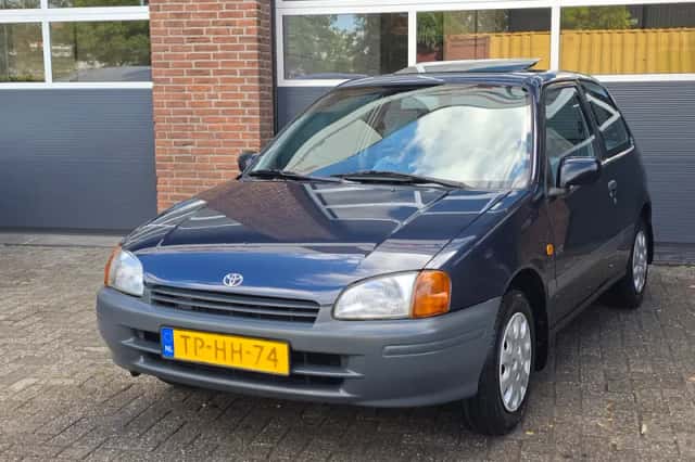 Toyota Starlet (1998) thumbnail 6