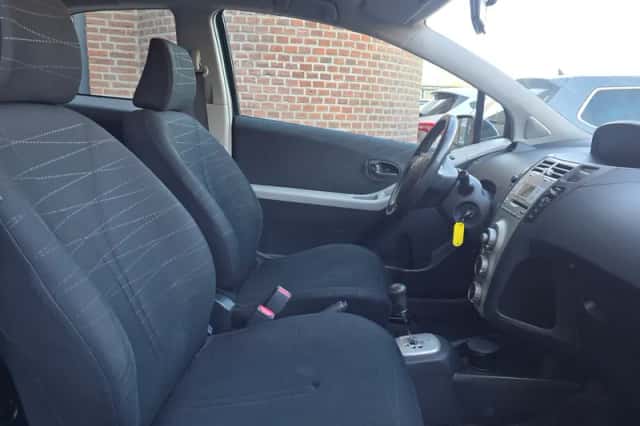 Toyota Yaris (2006) thumbnail 6