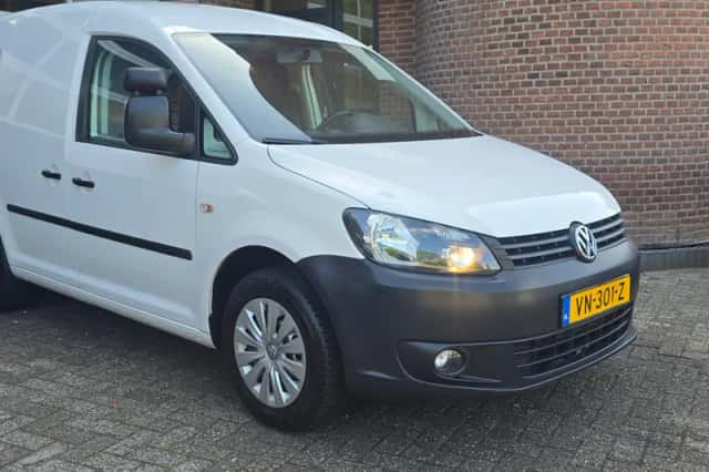 Volkswagen Caddy (2015) thumbnail 4