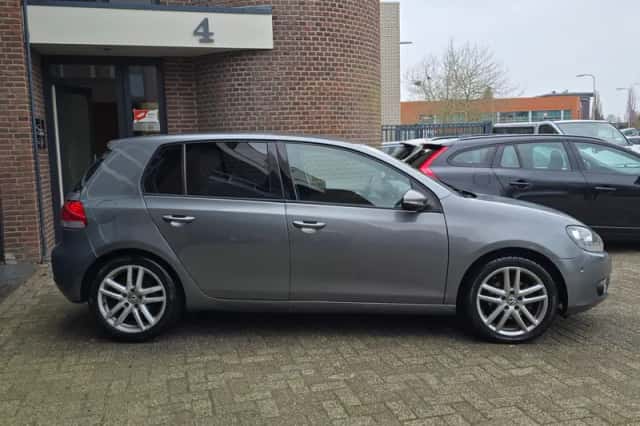 Volkswagen Golf (2009) thumbnail 3