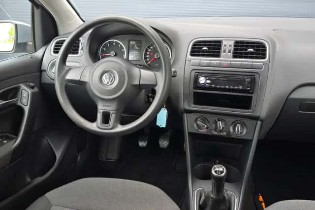 Volkswagen Polo (2009) thumbnail 2