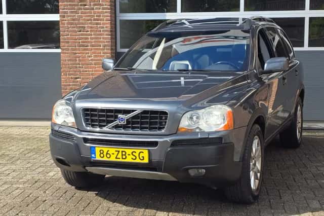 Volvo XC90 (2004) thumbnail 5