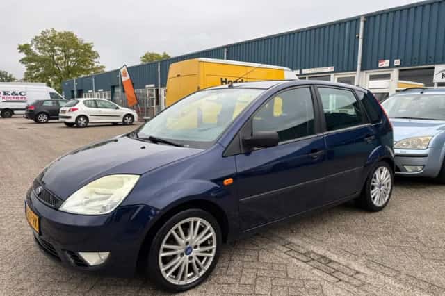 Ford Fiesta (2004) thumbnail 4