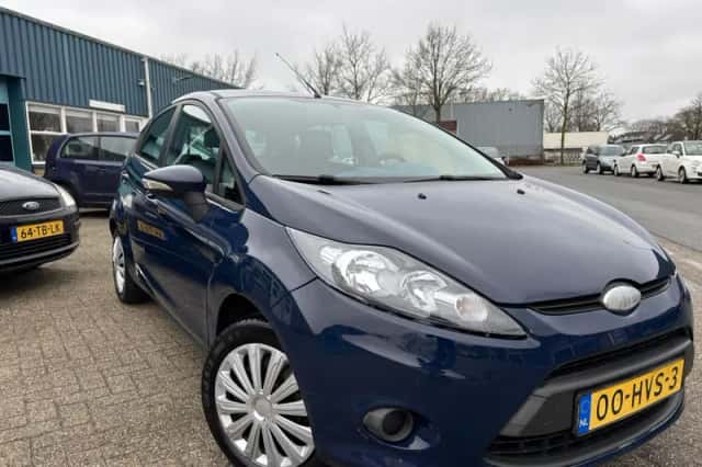 Ford Fiesta (2009) thumbnail 2