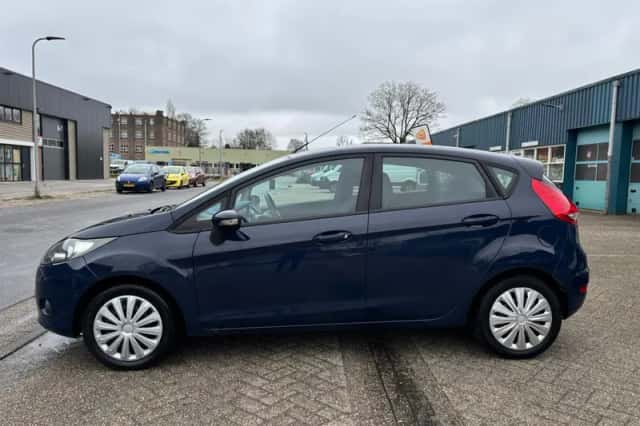 Ford Fiesta (2009) thumbnail 6