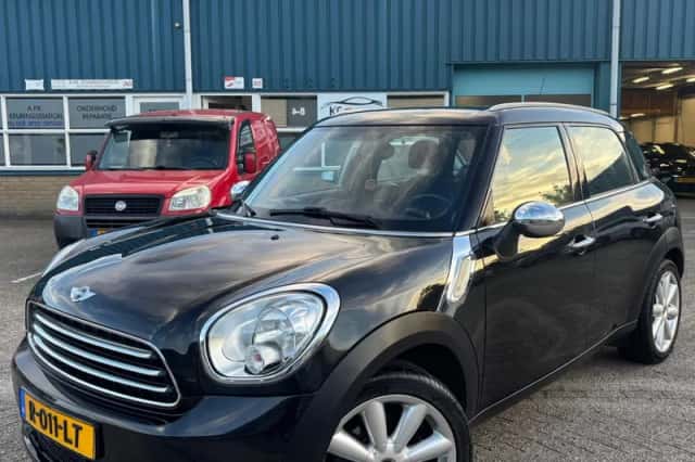 MINI Countryman (2012) thumbnail 1