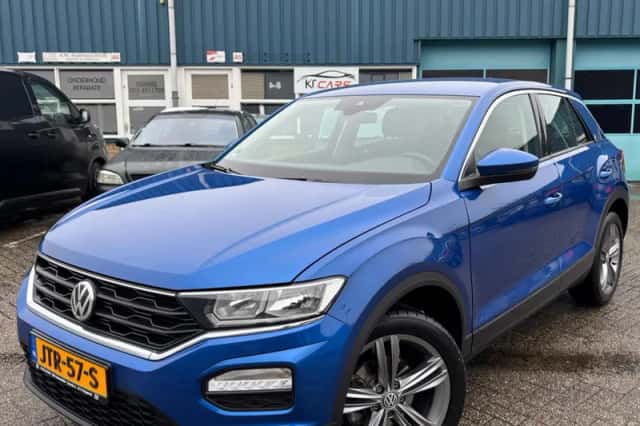Volkswagen T-Roc (2018) thumbnail 1