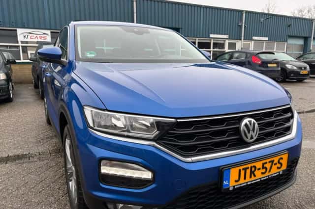 Volkswagen T-Roc (2018) thumbnail 4