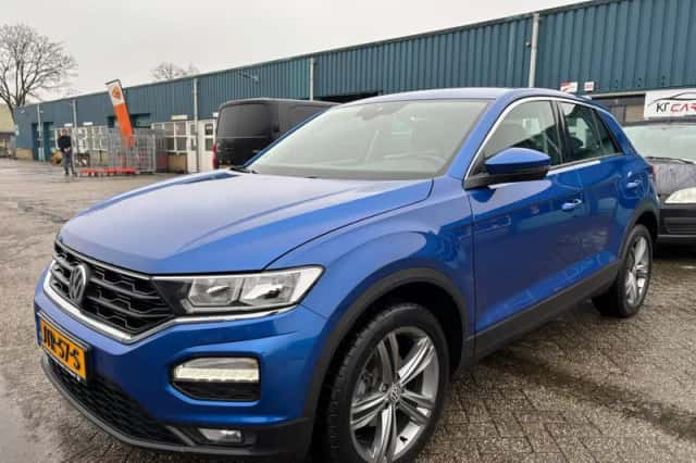 Volkswagen T-Roc (2018) thumbnail 5