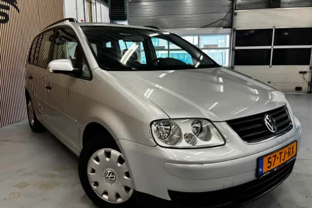 Volkswagen Touran (2006) thumbnail 2