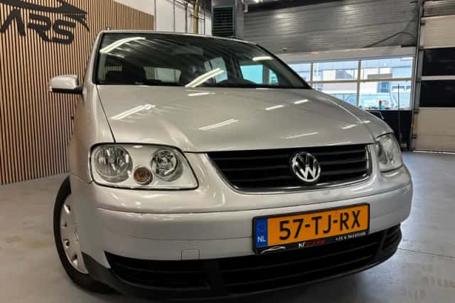 Volkswagen Touran (2006) thumbnail 4