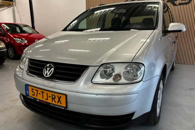 Volkswagen Touran (2006) thumbnail 5