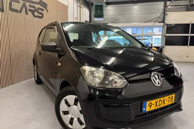 Volkswagen Up! (2011) thumbnail 2