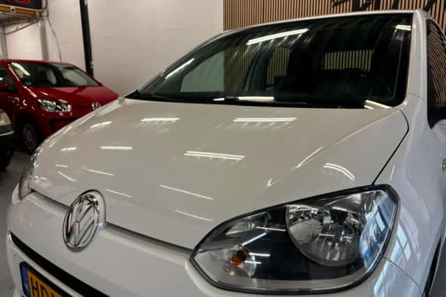 Volkswagen Up! (2013) thumbnail 3