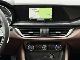 Alfa Romeo Stelvio (2018) thumbnail 15