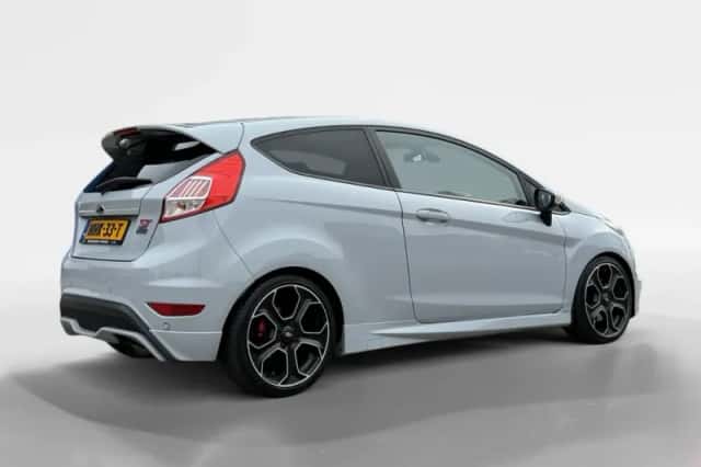 Ford Fiesta (2016) thumbnail 5