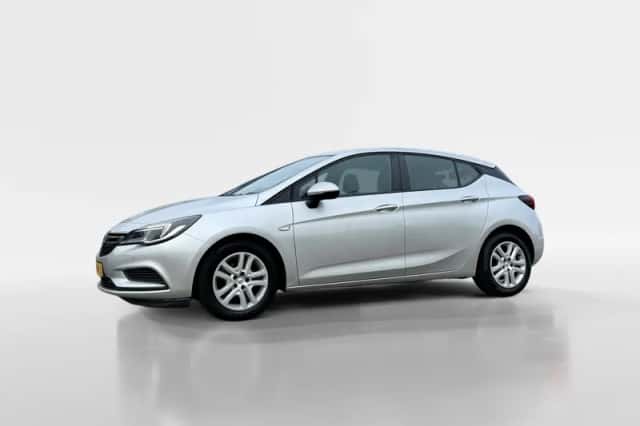 Opel Astra (2018) thumbnail 2