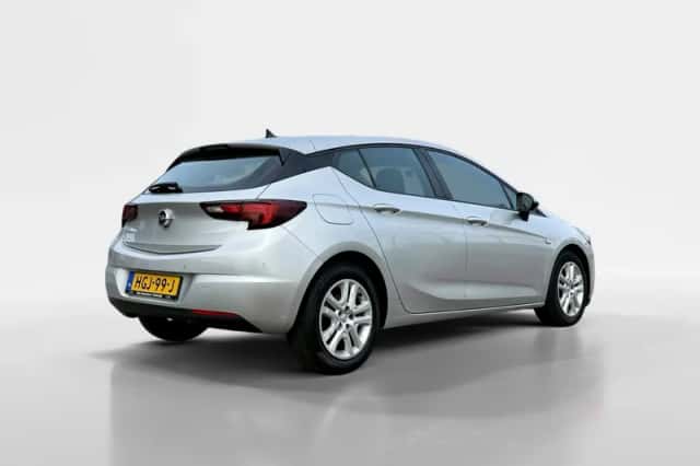 Opel Astra (2018) thumbnail 5